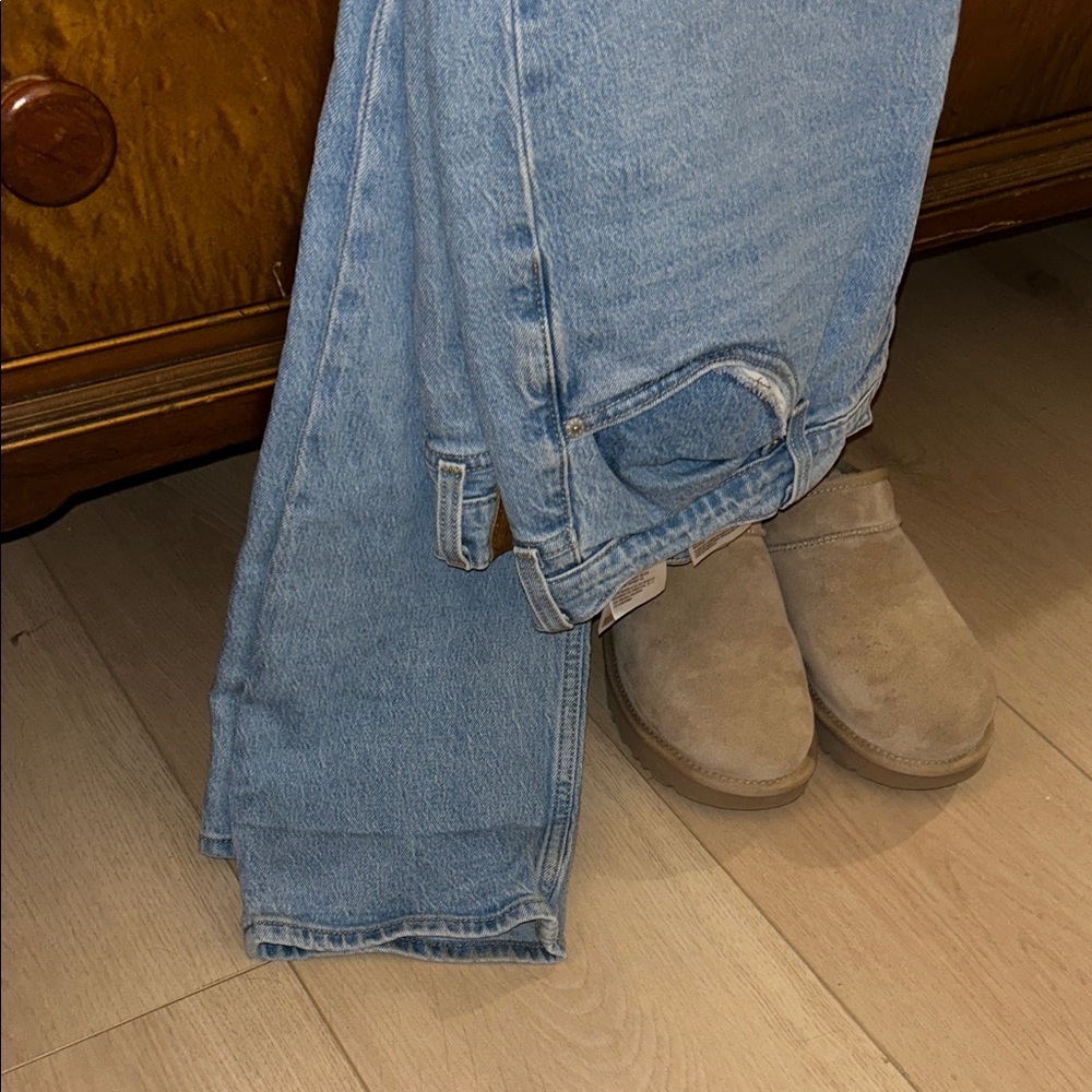 Distressed Levi 70’s High Slim Straight Blue Denim Jeans